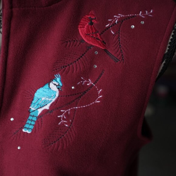 COPY - Classic Editions Red Fleece Vest with Embroidered Bird Design Size L - Picture 2 of 10